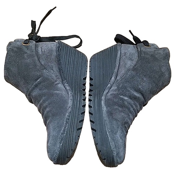 Fly London Yebi gray suede wedge ankle bootie sz 39/ 8-8.5 us - Picture 1 of 14